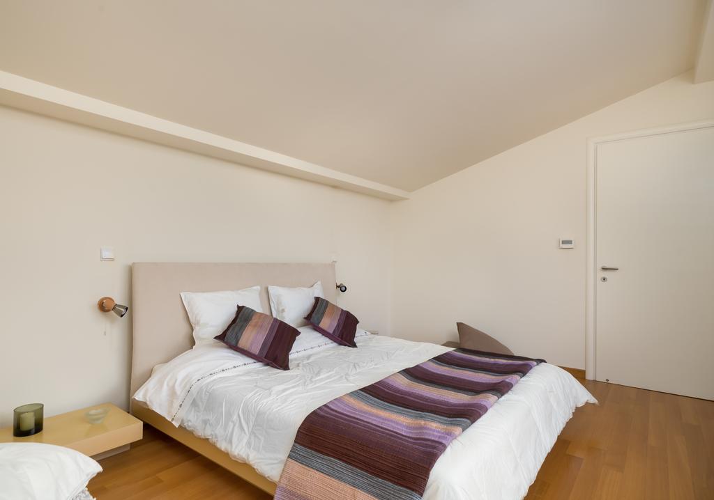 Legrena Beach Villa 수니언 외부 사진