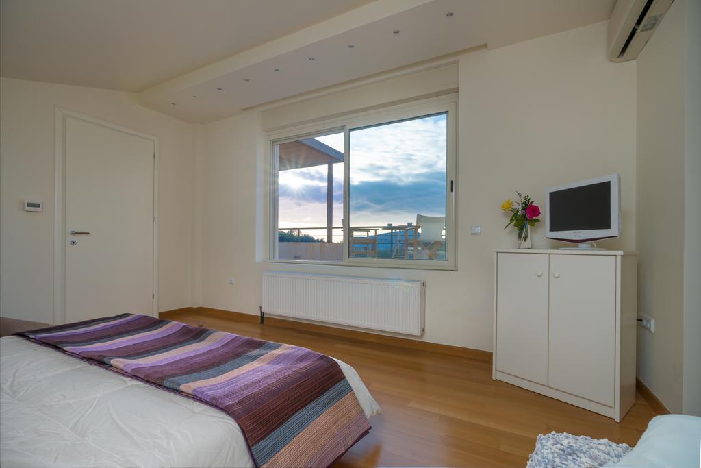Legrena Beach Villa 수니언 외부 사진