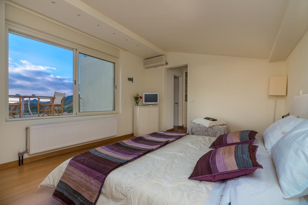 Legrena Beach Villa 수니언 외부 사진