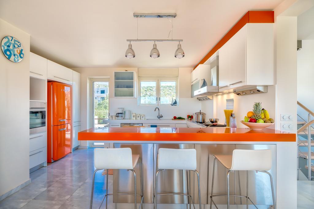 Legrena Beach Villa 수니언 외부 사진