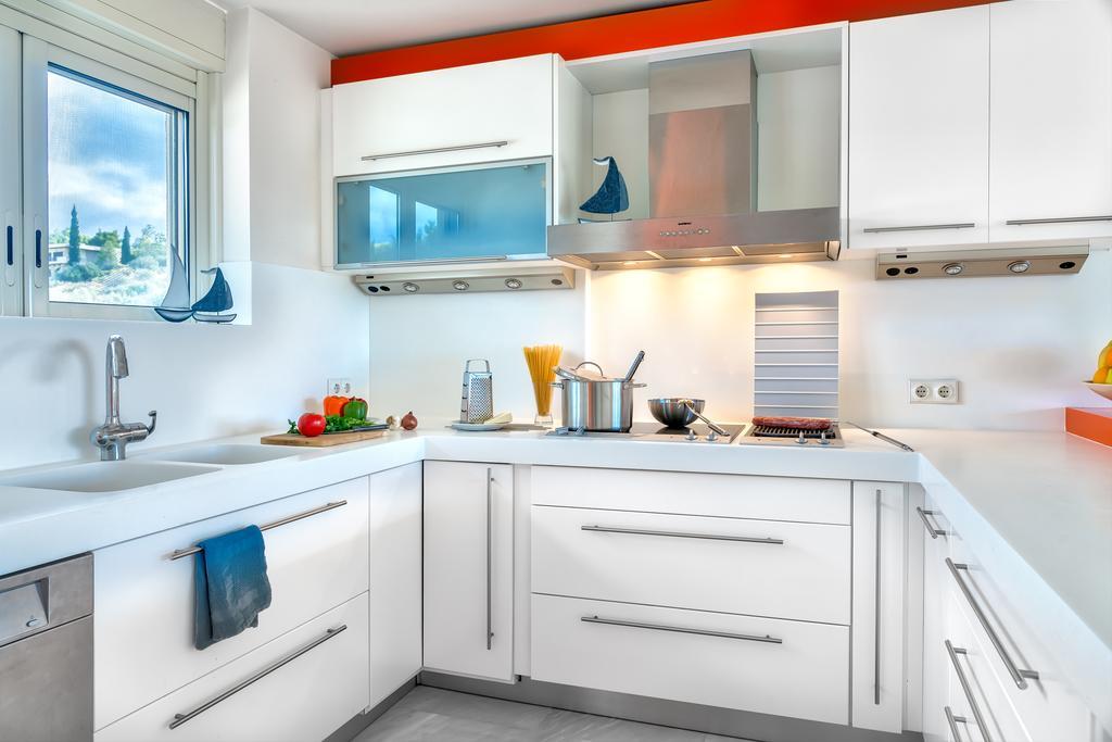 Legrena Beach Villa 수니언 외부 사진