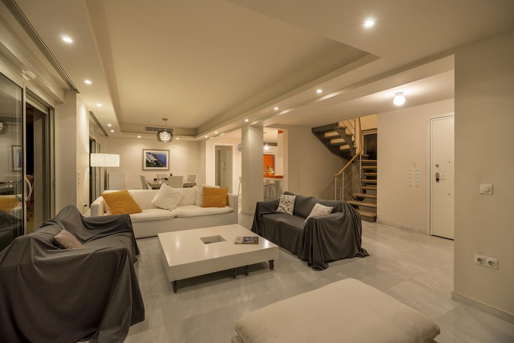 Legrena Beach Villa 수니언 외부 사진