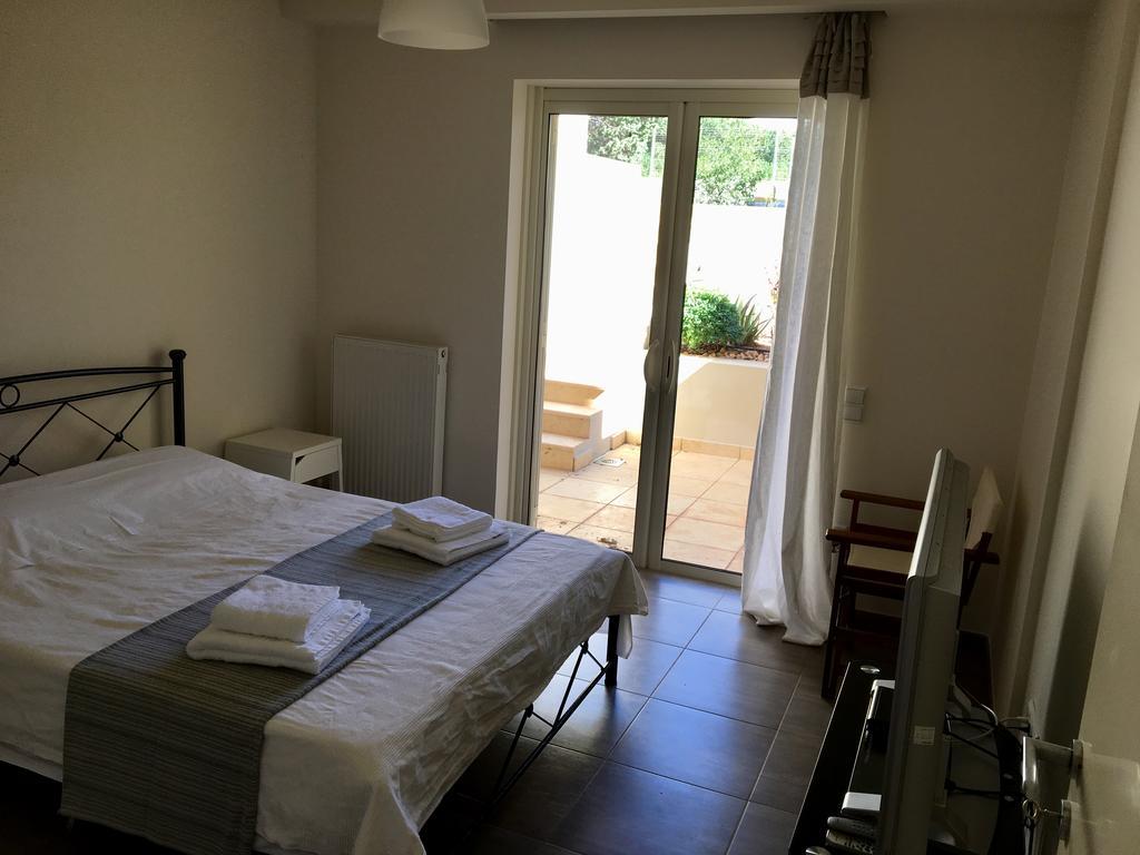 Legrena Beach Villa 수니언 외부 사진
